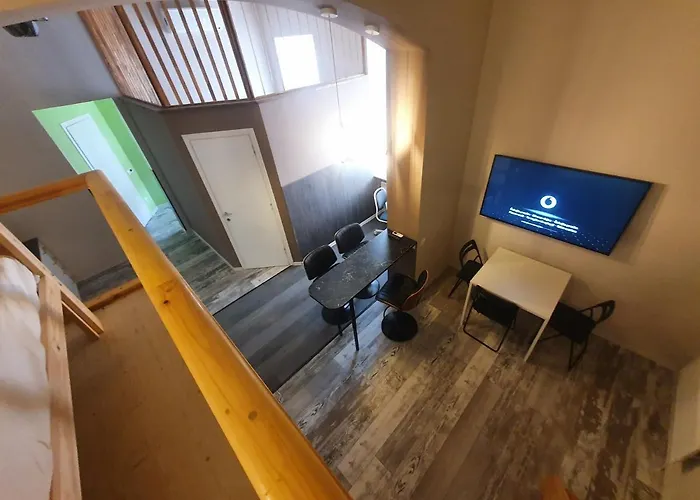 Art-Club Apartment With Air Condition
